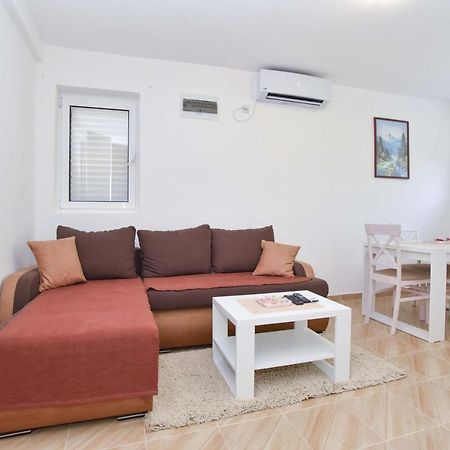 Ban Apartmani Budva Eksteriør bilde