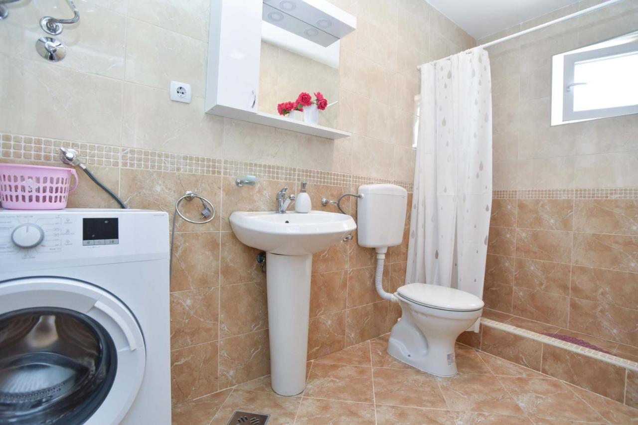 Ban Apartmani Budva Eksteriør bilde