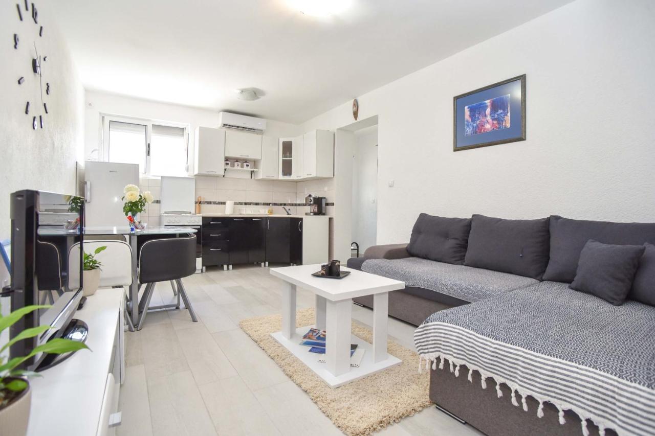 Ban Apartmani Budva Eksteriør bilde