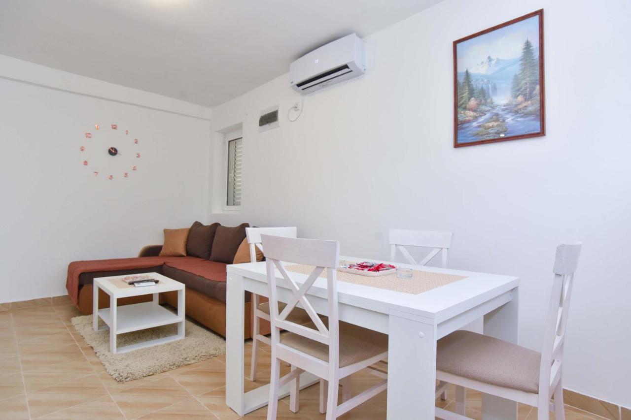 Ban Apartmani Budva Eksteriør bilde